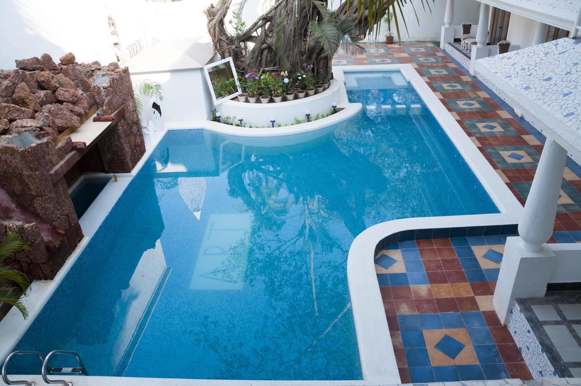 Pirache Art Hotel & Spa, Calangute Exterior photo